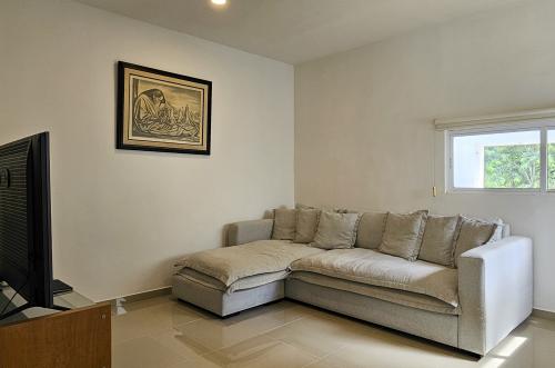 2028-54831-Casa-en-Venta-Dzityá-Mérida-con-super-Cocina-Jardín-y-Alberca_(7).jpg