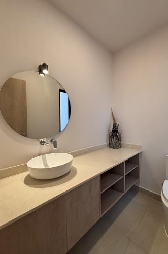 2029-54796-Casa_estilo-Townhouse-en-venta-en-cholul-al-norte-de-Merida-THULA-CITY-HOME__(15).jpg