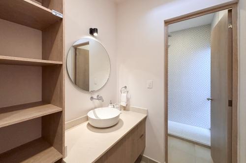 2029-54804-Casa_estilo-Townhouse-en-venta-en-cholul-al-norte-de-Merida-THULA-CITY-HOME__(23).jpg