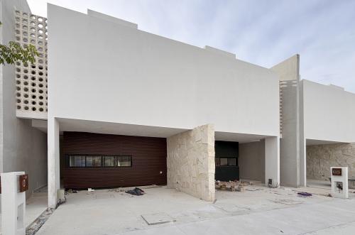 2029-54817-Casa_estilo-Townhouse-en-venta-en-cholul-al-norte-de-Merida-THULA-CITY-HOME__(36).jpg