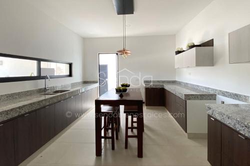 654-23648-20WE-24_casas_con_doble_altura_con_alberca_en_privada_en_temozón_merida-09.jpg