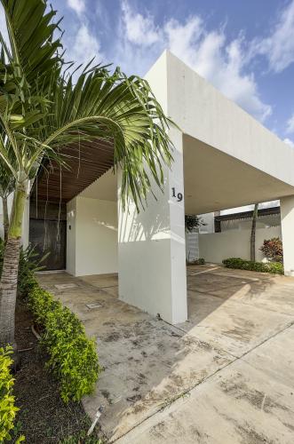 663-53591-Casa-en-renta-3-habitaciones-con-Piscina-en-Privada-Kanan-Conkal_(1).jpg