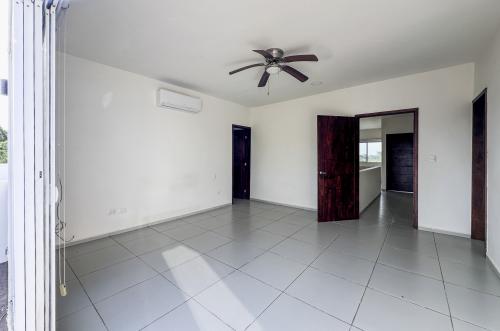 663-53592-Casa-en-renta-3-habitaciones-con-Piscina-en-Privada-Kanan-Conkal_(3).jpg