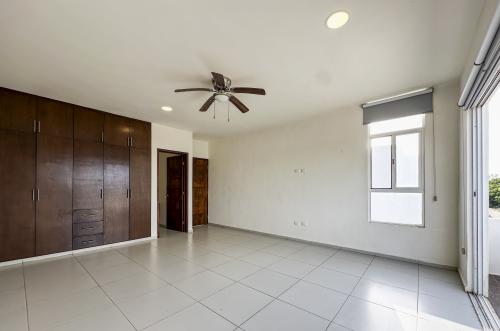 663-53598-Casa-en-renta-3-habitaciones-con-Piscina-en-Privada-Kanan-Conkal_(10).jpg