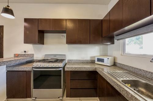 663-53607-Casa-en-renta-3-habitaciones-con-Piscina-en-Privada-Kanan-Conkal_(18).jpg