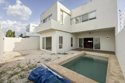 663-53619-Casa-en-renta-3-habitaciones-con-Piscina-en-Privada-Kanan-Conkal_(30).jpg
