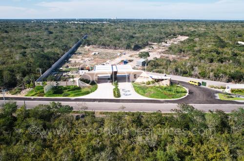 686-35218-21GM-02-Privada-residencial-Campo-Magno-Merida-Terrenos-residenciales-con-casa-club-_(1).jpg
