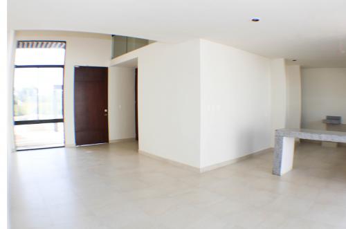 713-17946-21KG-06-Casa-en-venta-de-3-habitaciones-con-piscina-y-techoa-doble-altura-en-Conkal-016.jpg