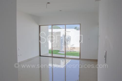 741-23382-21KG-13_-_Casa_en_venta_de_un_piso_en_esquina_con_piscina_y_terreno_grande_en_Merida_norte-5.jpg