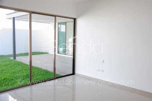 741-23387-21KG-13_-_Casa_en_venta_de_un_piso_en_esquina_con_piscina_y_terreno_grande_en_Merida_norte-10.jpg