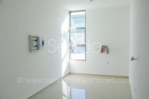 741-23391-21KG-13_-_Casa_en_venta_de_un_piso_en_esquina_con_piscina_y_terreno_grande_en_Merida_norte-14.jpg