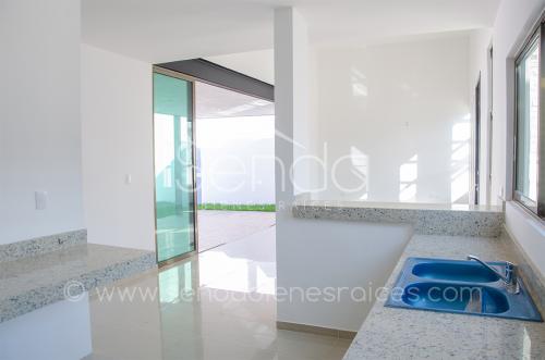 741-23395-21KG-13_-_Casa_en_venta_de_un_piso_en_esquina_con_piscina_y_terreno_grande_en_Merida_norte-18.jpg