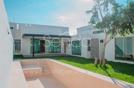 741-741-23403-21KG-13_-_Casa_en_venta_de_un_piso_en_esquina_con_piscina_y_terreno_grande_en_Merida_norte-26.jpg