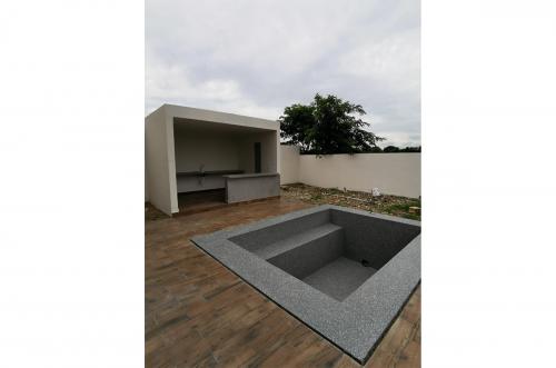 894-24028-21KG-52_-_Casa_en_venta_de_3_habitaciones_con_cochera_techada_piscina_e_hidroneumatico-01.jpg