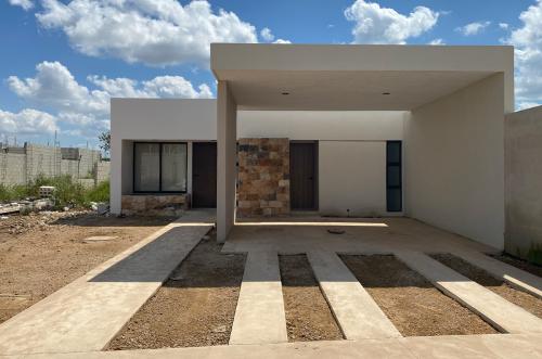 Casa de Una Planta con 3 Recámaras en Privada en Mérida