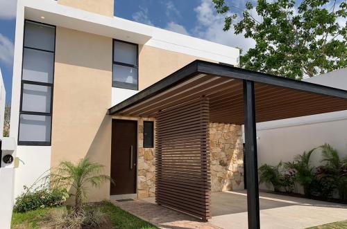 Pre venta casa de 3 habitaciones con piscina en Privada en Cholul, Mérida
